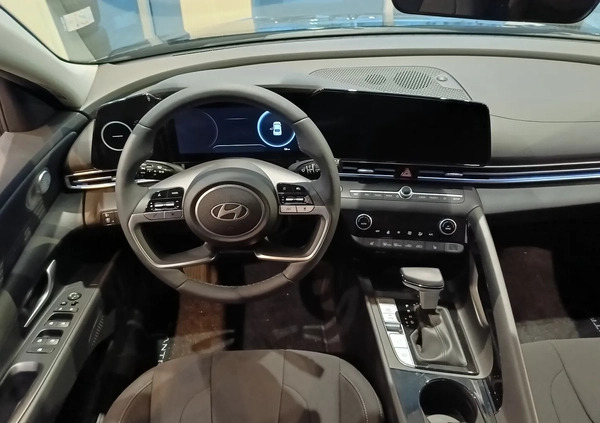 Hyundai Elantra cena 120506 przebieg: 1, rok produkcji 2023 z Toruń małe 37